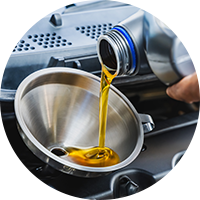 Huile moteur et liquides essentiels